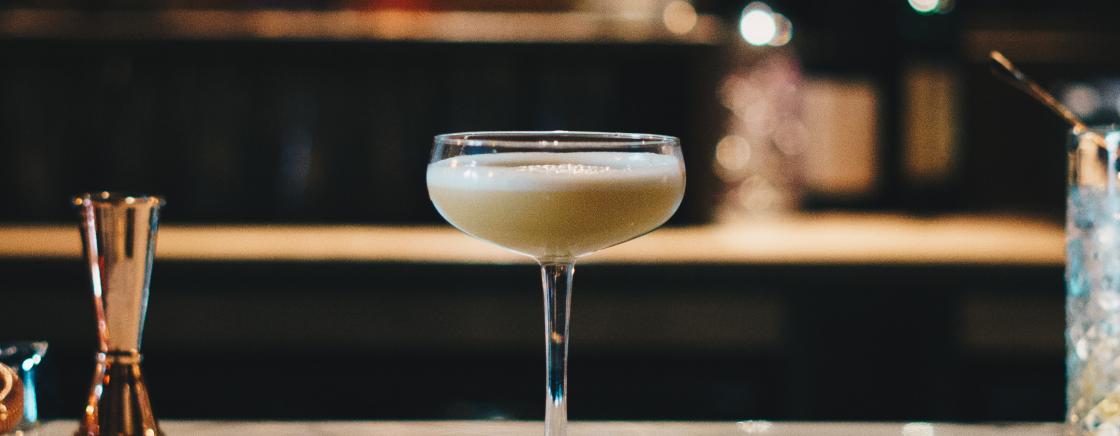 LES MEILLEURS BARS SECRETS À PARIS