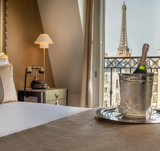 Hotel Le Walt - Zimmer mit Blick auf den Eiffelturm